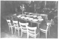 6 der Tisch, Saal Restaurant Weiss Kreuz, Felsberg, 1980